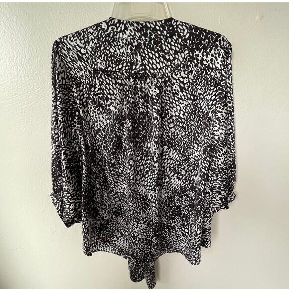 Chico’s Textured Tie Front top Size 16 black white - Picture 7 of 9
